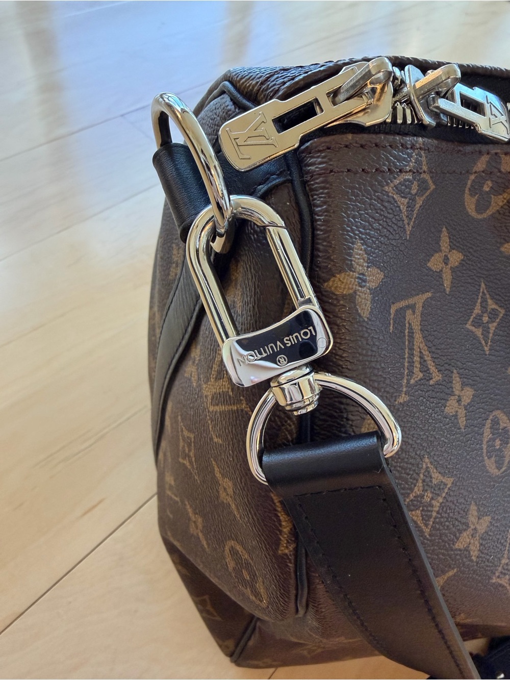 Louis Vuitton Monogram macassar canvas Keepall Duffel in Brown with Black 45 - Picture 3 of 9